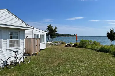 Image de Charming '30s cottage on water overlooking Shelter Island—5 mins from Greenport.