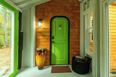 Image de Ultra Private, Crooked Reflections, Riverside Retreat, Hot Tub, Waterfront Glass