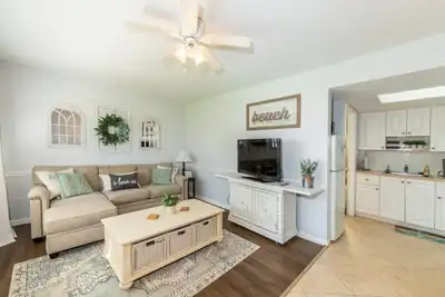 Image de Delightful, Cozy Apartment By The Ocean @Coastal Waters