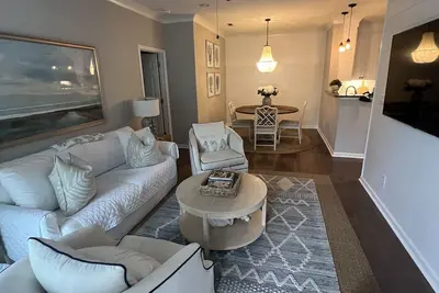 Image de Beautiful condo that is minutes from the beach and Charleston