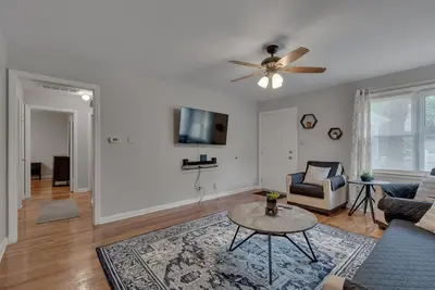 Image de Duke East Campus 2br Downtown Markham