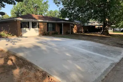 Image de Spacious Brick Home