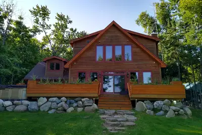 Image de Lake Superior Waterfront Chalet with Hot Tub--\nBirch Point Rendezvous