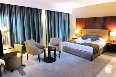 Image de King Room Smoking Near Abu Dhabi Corniche By Luxury Bookings