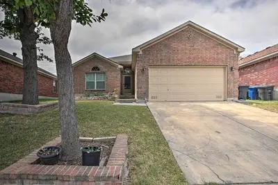 Image de San Antonio Family Home w/ Deck ~ 16 Mi to Dtwn!