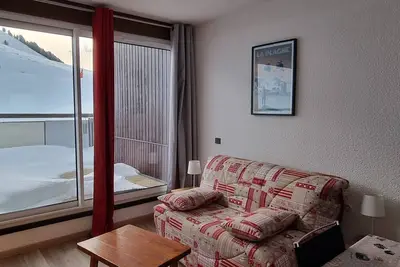 Image de Studio fonctionnel au pied des pistes avec grand balcon