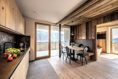 Image de Oberfallerhof appartement Aui avec vue sur les montagnes, jardin et Wi-Fi.