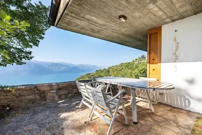 Image de Villa Franca San Zeno avec vue sur le lac, jardin et Wi-Fi.