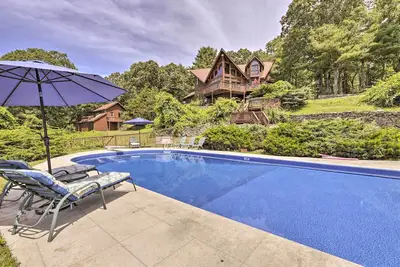 Image de Private Guest House w/ Deck + Spectacular Views!