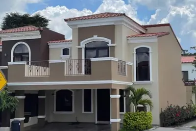 Image de \"Gorgeous Home In A Great Location\"