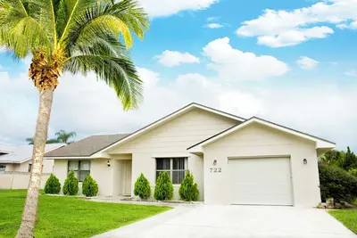 Image de Centrally located 4Br/2Ba Home with a private backyard