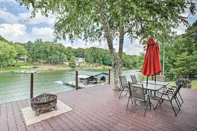 Image de Waterfront Getaway w\/ Fire Pit + Game Room!