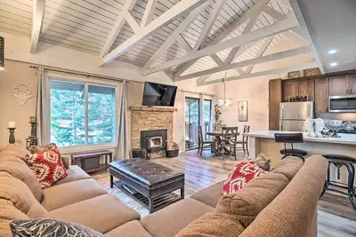 Image de Elegant Mountain-View Condo < 1 Mi to Lifts!