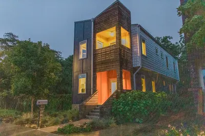 Image de Brilliant Southside Home on 2 Acre Park + Pet Friendly