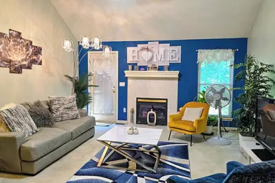 Image de Beautiful Townhome 11 minutes to Downtown, Kansas City, 15 mins to Mci Airport.