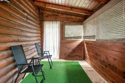 Image de Cozy Cabin Near Smoky w Resort Pool & Grill!