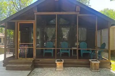 Cozy Grand Beach Cottage in the Park, less than 300 steps to the boardwalk.