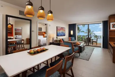 Image de 2-bedroom ocean view apartment with all resort amenities