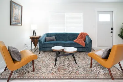 Image de Historic district cottage near downtown Ft. Myers - Artful Abode!