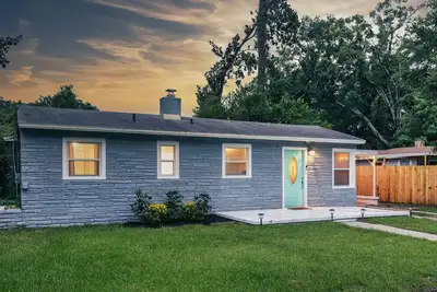 Image de Cozy & modern 3 bedroom home in East Hill Pensacola