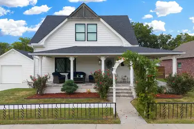 Image de Rose District- Historical home away from home