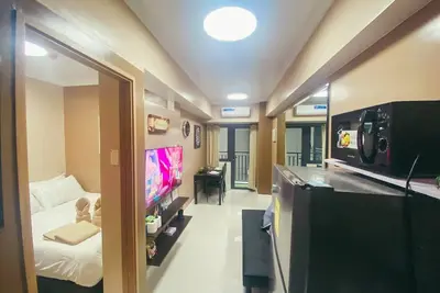 Image de 1 Br Fully Furnished Condo across Moa with Pool and Parking - Shore 3, Unit 1145