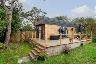 Image de The Hideaway Pod, family friendly, with hot tub in Criccieth