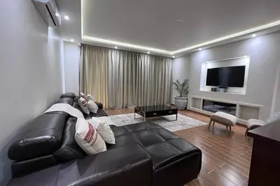 Image de Beautiful, functional and serene villa with pool.