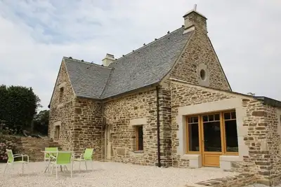 Image de Propriété de campagne typique bretonne rénovée, proche de sentiers de randonnées