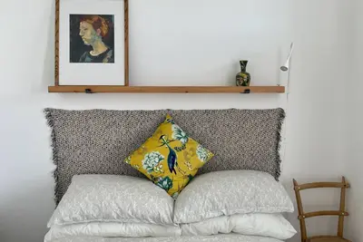 Image de Cosy seaside retreat w/artist studio (dog-friendly)
