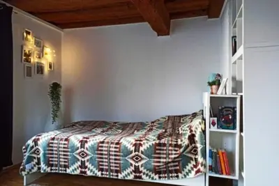 Image de Cozy fresh apartment with rustic roof in quiet area