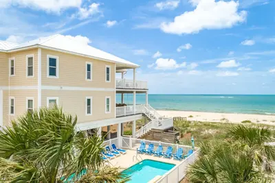 Image de Beachfront, Heated Pool, Hot Tub, Elevator, 5 Br Home - Making Waves
