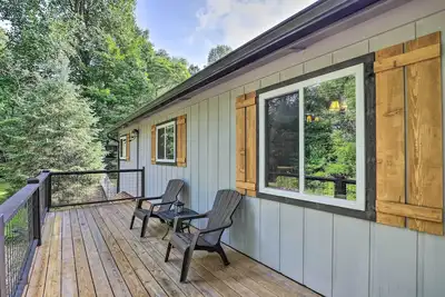 Image de 'Stonewood Lodge' Home w/ Deck in Glenville!