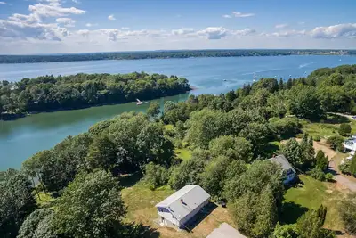 Image de Aweighs Away- Waterfront home perched above the gentle shore of Beal's Cove