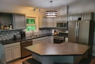 Image de Single home on the water, Utv, and snowmobile trails