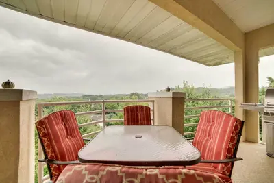 Image de Sevierville Home w/ Mountain Views ~ 1 Mi to Town!
