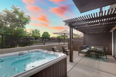 Image de Ocotillo Spring Resort 44 | Sky Fire | Private Brand-New Home, Private Hot Tub, and Community Pool