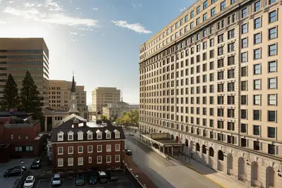 Image de Landmark Hotel Luxe Accommodations Perfect for Families -Soaking Tub -Free Wifi