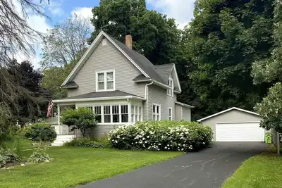 Image de Quiet retreat walking distance to Downtown