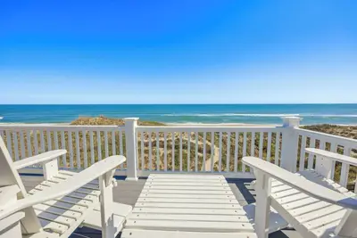 Image de Summer Savings - Oceanfront Dog Friendly & Handicap Friendly with Pool & Hot Tub