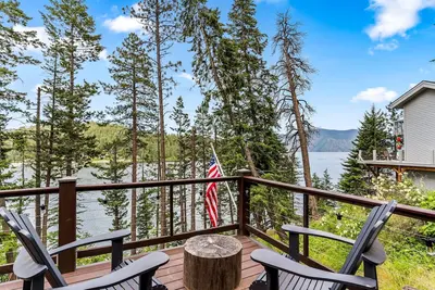 Image de Cheerful Waterfront Cabin on Lake Pend Oreille