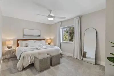 Image de Comfortable Chic | Hot Tub | Mtn View | Cul-de-Sac