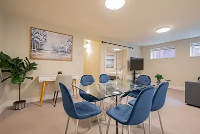Image de Modern 2Bed Unit in Lynn Valley