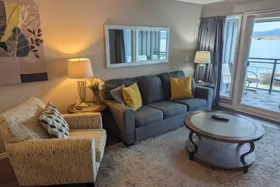 Image de Condo with Beautiful Views of Okanagan Lake! Casa Loma Lakeshore Resort unit 204
