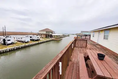 Image de A fisherman's paradise on the canal!