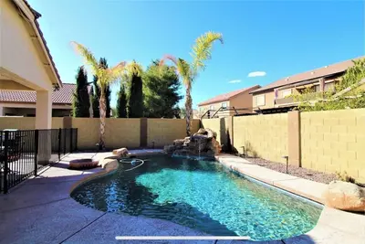 Image de Retreat to Somewhere Warm and Fun