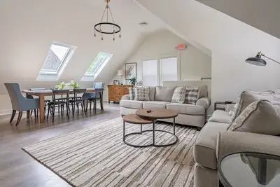 Image de 51 Church Street, Lenox Ma - One Bedroom Unit