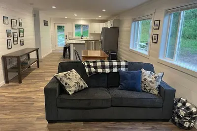 Image de Hidden Hideway, fully furnished home perfect for family get aways!