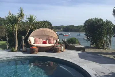 Image de Luxury Featured Beachfront Home in Picturesque St. Mawes, F