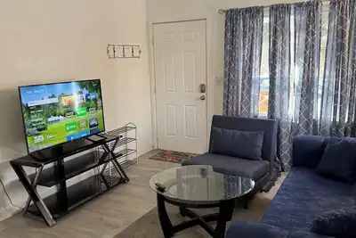 Image de Cozy 2bd House unit 1 Med district